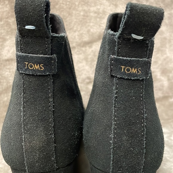 TOMS BLACK SUEDE KELSEY BOOTIES - Picture 5 of 10
